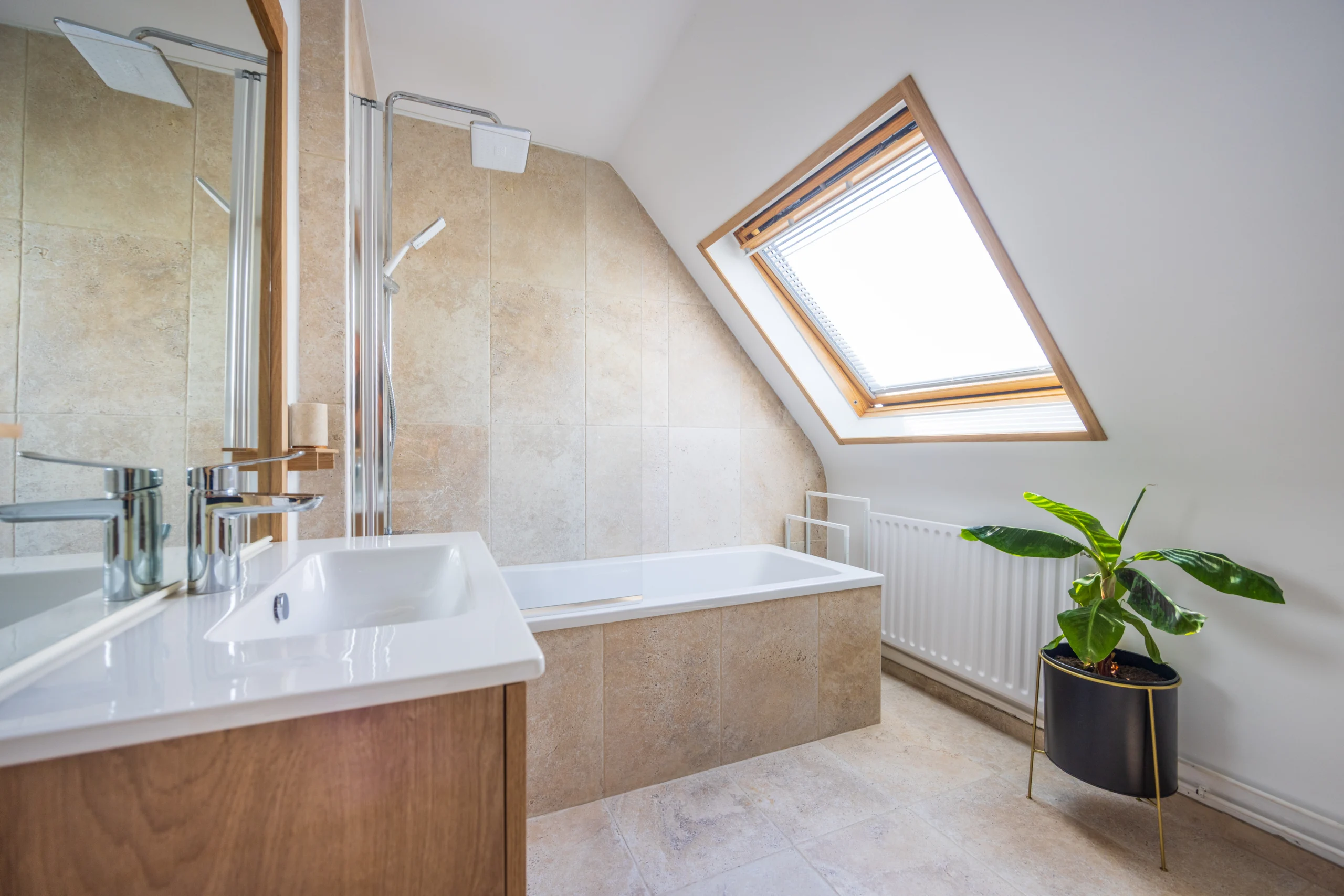 Salle de bain avec baignoire de la location de vacances à Le Portel