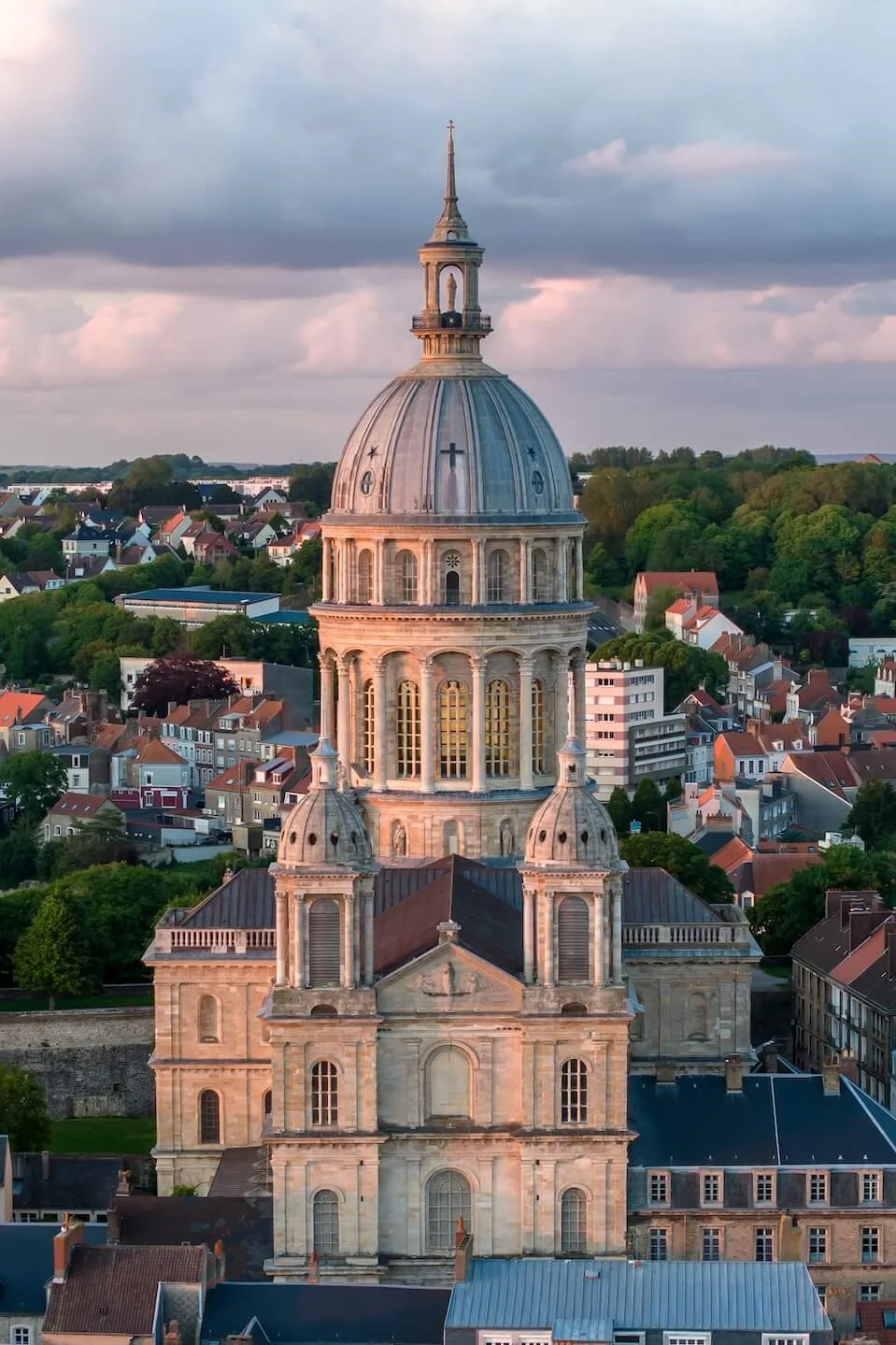 Basilique Notre-Dame de Boulogne-sur-Mer à découvrir pendant votre séjour au Portel